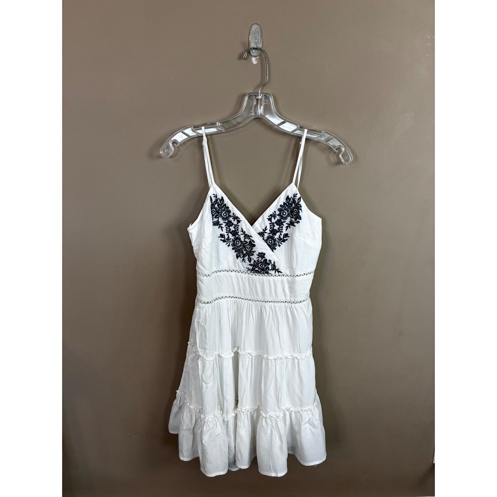 Mi Ami White Navy Floral Embroidered Tiered Mini Dress Sleeveless Womens Medium